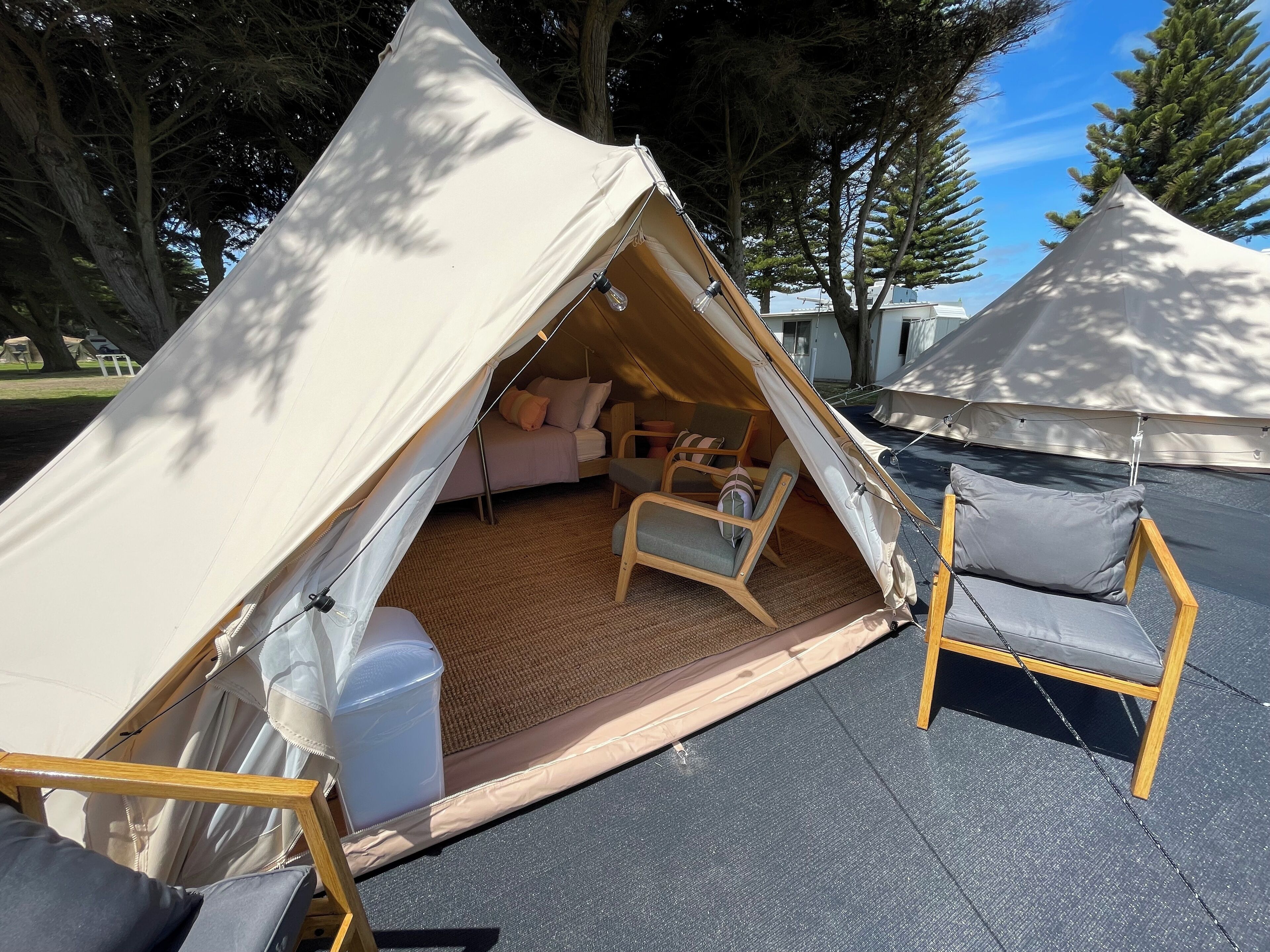 Exclusive Tent | Exterior