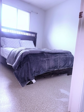 4 Schlafzimmer, Zimmersafe, Bügeleisen/Bügelbrett, Bettwäsche