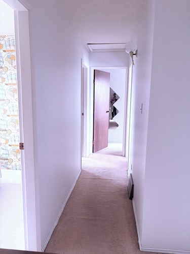 4 bedroom house in west end close to west Edmonton mall,peaceful neighbourhood