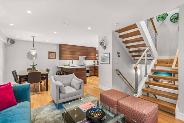 TV, fireplace, stereo