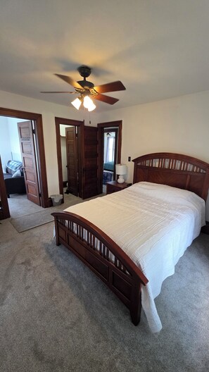 4 Schlafzimmer, Bügeleisen/Bügelbrett, WLAN, Bettwäsche