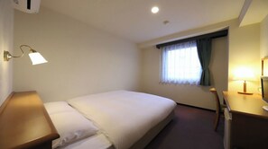 1 habitación, escritorio, tabla de planchar con plancha y wifi gratis 