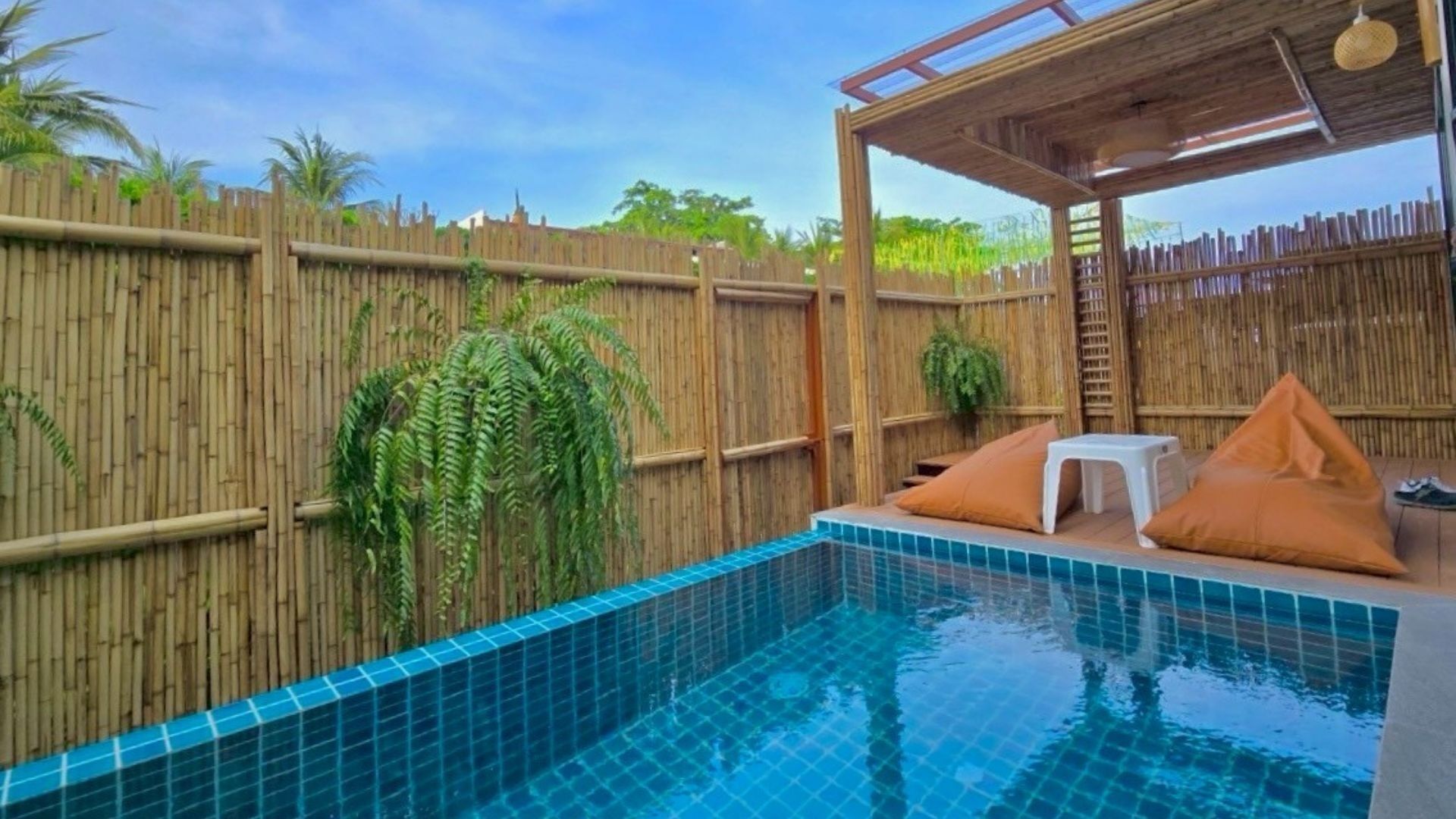 Villa with private swimming pool | 泳池 | 室外游泳池