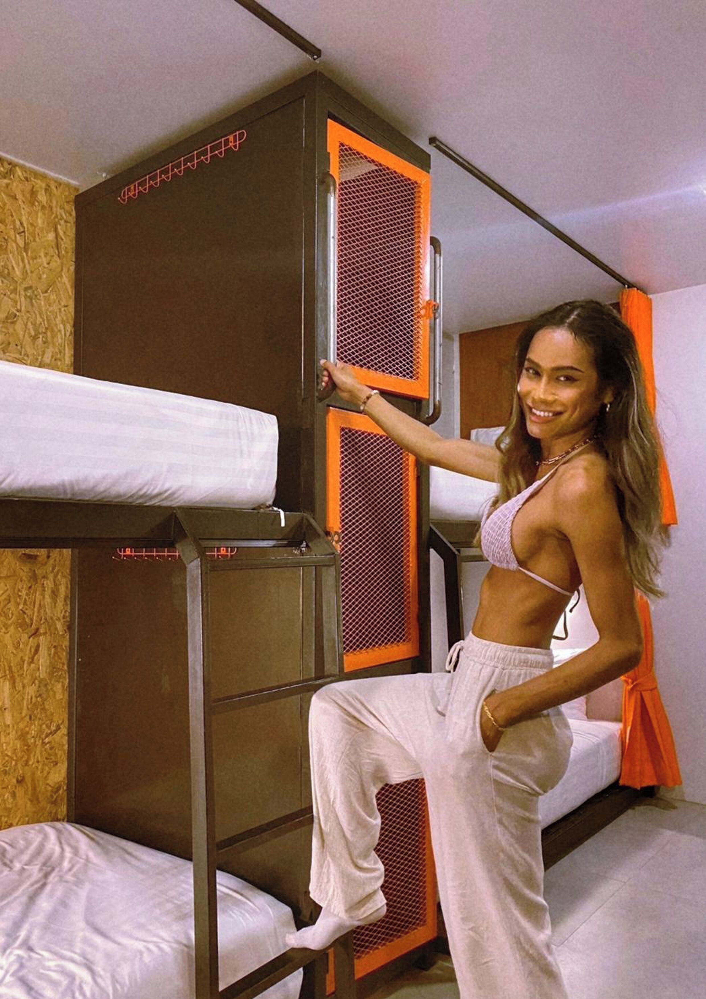 Female dorm 8 beds | In-room safe, iron/ironing board, free WiFi, bed sheets