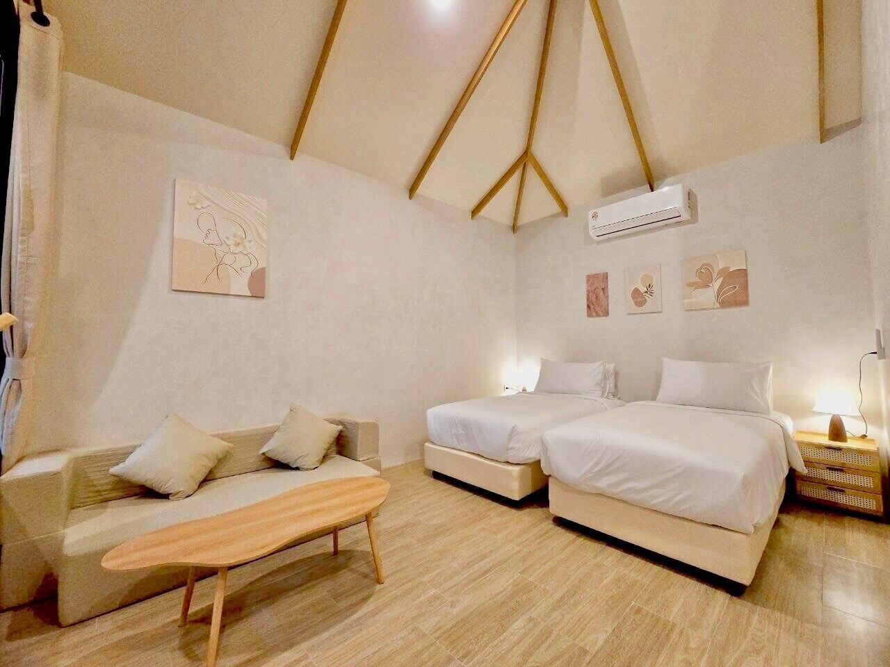 Deluxe Bungalow | Cofres nos quartos, ferros/tábuas de passar roupa, Wi-Fi de cortesia