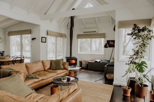 Cosy Cottage close to Trentham Village