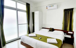 Laptop workspace, iron/ironing board, free WiFi - VARSHA ENCLAVE DELTA HOUSE  (Mysore)