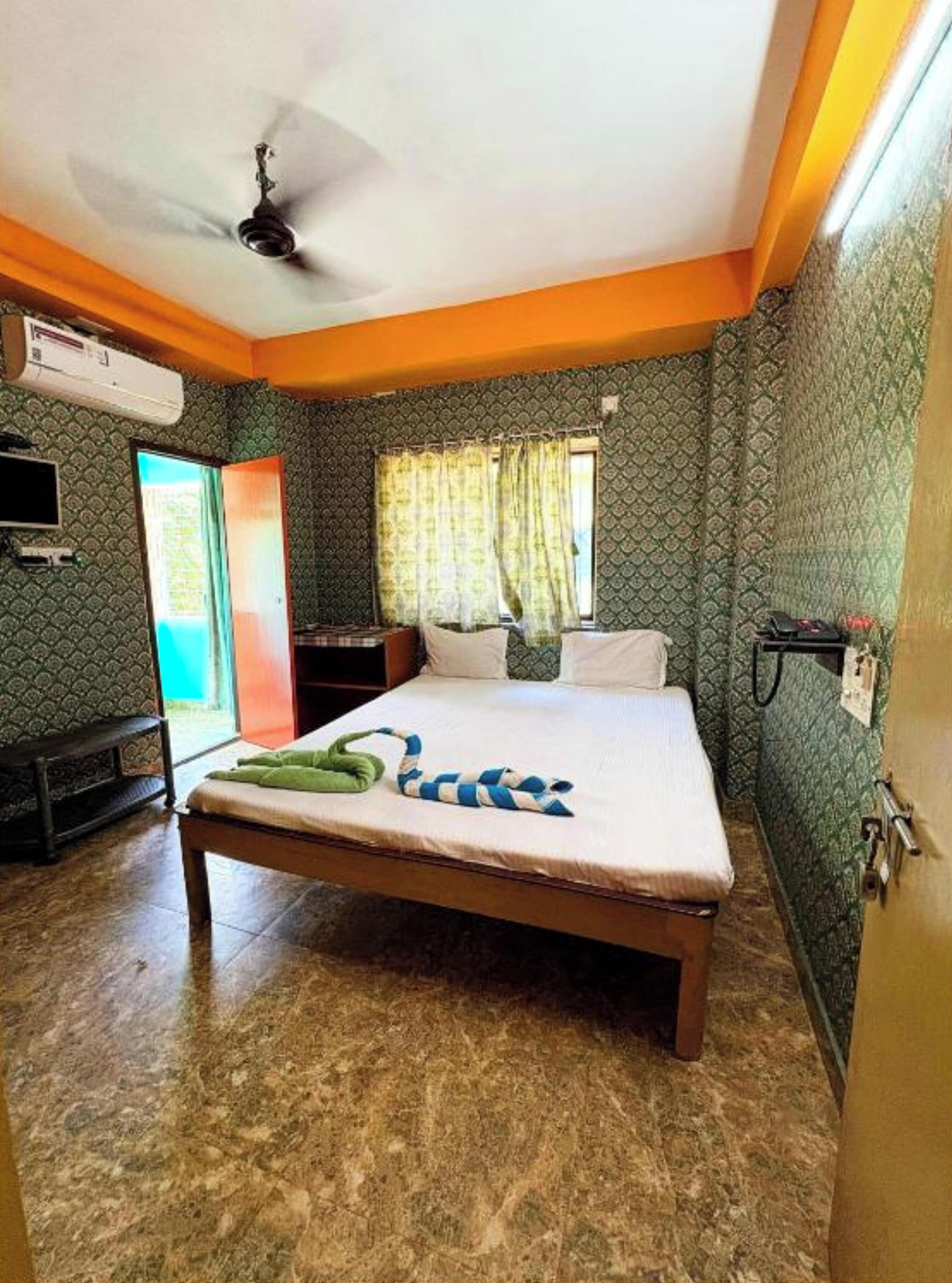 Dobbeltrom – deluxe | Allergitestet sengetøy, safe på rommet, skrivebord og lydisolert