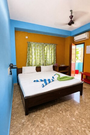 Deluxe Double Room | Hypo-allergenic bedding, in-room safe, desk, soundproofing - Hotel Debopriyaaa Digha (Digha)