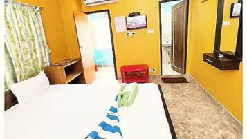 Dobbeltrom – deluxe, aircondition | Allergitestet sengetøy, safe på rommet, skrivebord og lydisolert