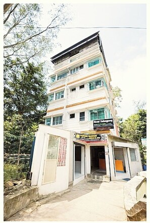 Front of property - Hotel Debopriyaaa Digha (Digha)