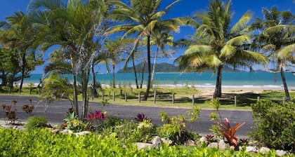 Apollo Jewel 5 - 2 bedroom budget beach views