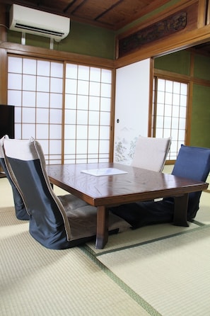 Dining - Special weekday price available due to construction work on the neighboring house Spacious house  / Nichinan Miyazaki (Nichinan)