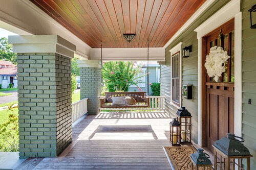 Renovated, Stylish Retreat w/ Patio in Lakeland!
