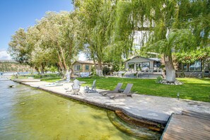 Terrace/patio - Hot Tub, Deck & Mtn Views: Nine Mile Falls Duplex (Nine Mile Falls)