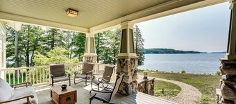 Group Getaway on Hamlin Lake: Fire Pit & Dock!