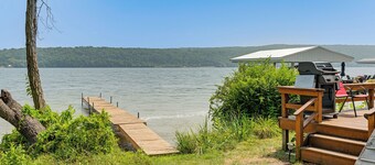 Dock & Rowboat: 'Beechnut Bungalow' on Keuka Lake
