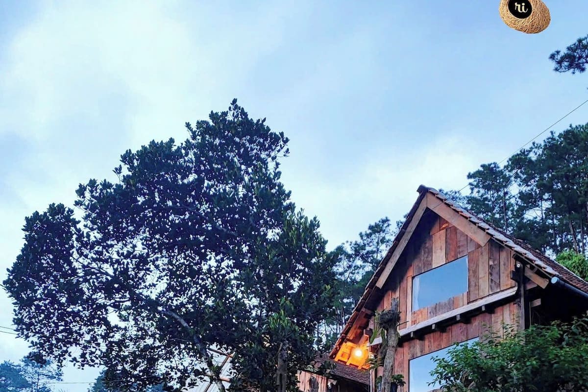 Signature House, Balcony, Mountain View | Dihias secara berasingan, dilengkapkan perabot secara berasingan