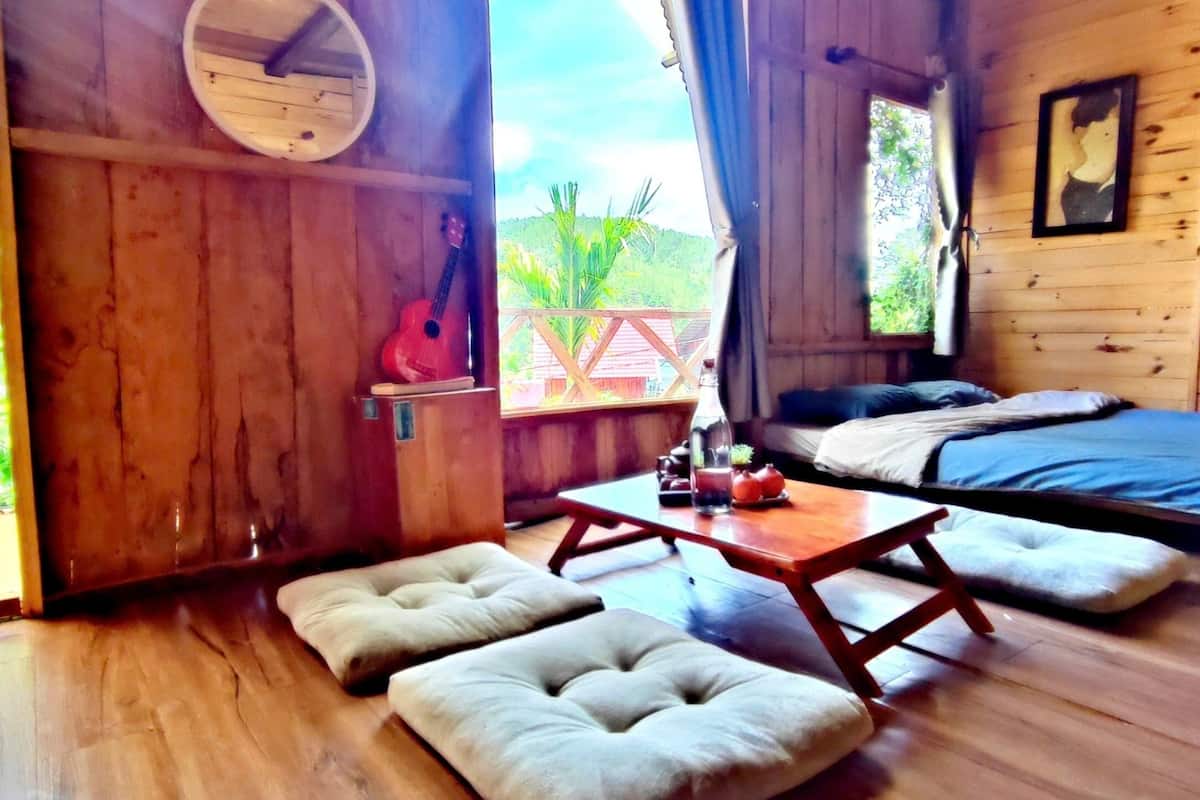 Family House, 1 Bedroom, Balcony, Mountain View | Dihias secara berasingan, dilengkapkan perabot secara berasingan