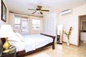 5 bedrooms, iron/ironing board, internet, bed sheets