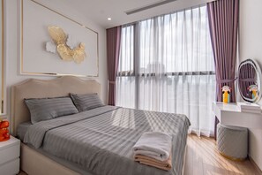 Cortinas blackout, tabla de planchar con plancha y wifi gratis 