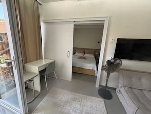 1 bedroom, iron/ironing board, WiFi, bed sheets - Oleg Apart ın Fethiye nestled at the heart of the City near Old Town Paspatur (Muğla)