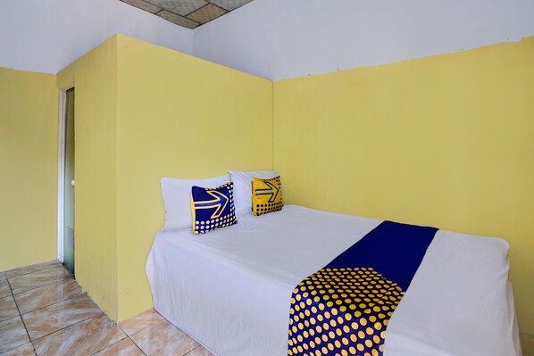 Economy Double Room | Bed sheets