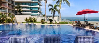 Barlovento Penthouse | Oceanfront Luxury 3BR
