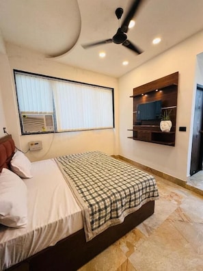 Standard Room, Balcony | Free WiFi - Hotel Shankara Inn (Faizabad)