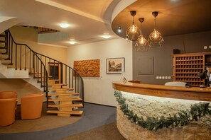 Reception - Hotel Esprit (Špindlerův Mlýn)