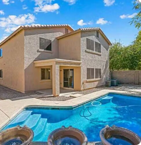Family-Friendly 4BR Retreat w Pool & Backyard Oasis – Surprise AZ