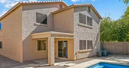 Family-Friendly 4BR Retreat w Pool & Backyard Oasis – Surprise AZ