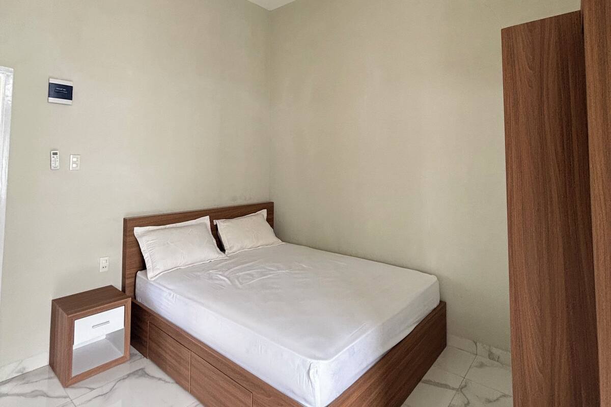 Standard Double Room | Free WiFi, bed sheets