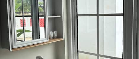 Family Suite | Bathroom | Shower