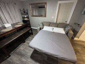1 bedroom, free WiFi, bed sheets