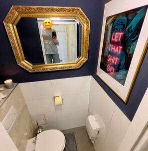 Shower, hair dryer, towels, soap - Feel at home in Vienna - Business Apartment (Wien)