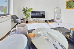 2 bedrooms, desk, iron/ironing board, free WiFi