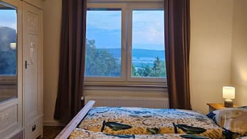 2 habitaciones, tabla de planchar con plancha, wifi y ropa de cama