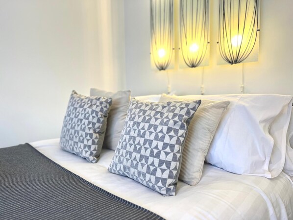 1 habitación, tabla de planchar con plancha, wifi y ropa de cama