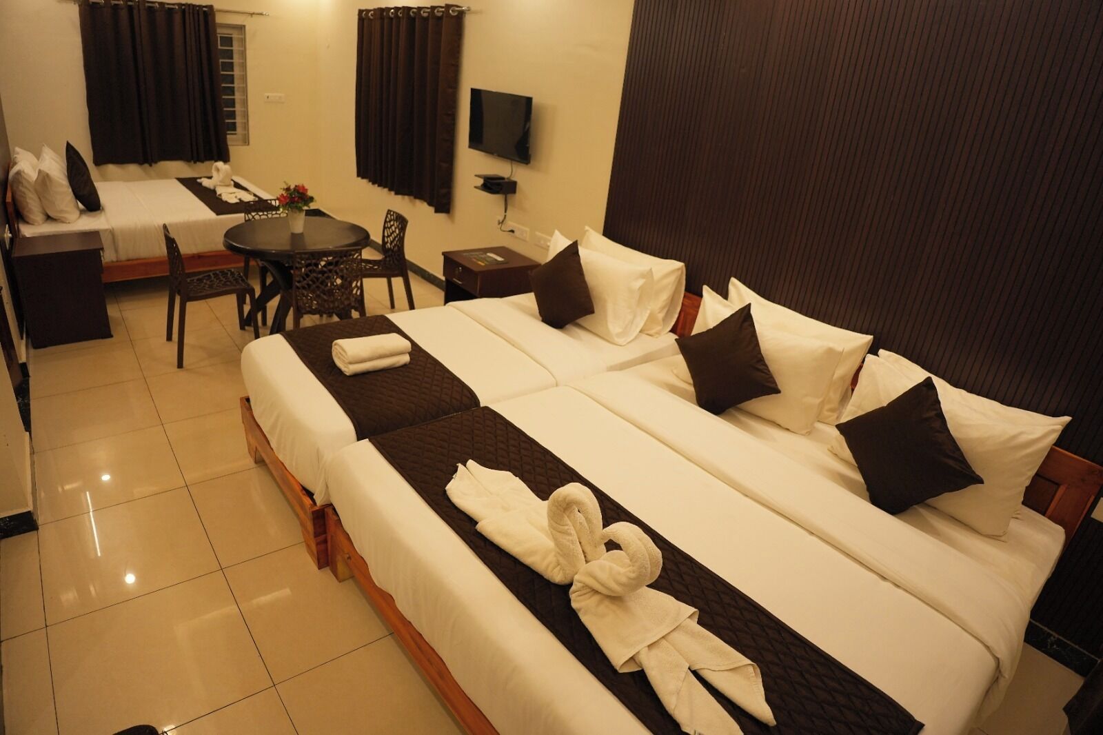 Deluxe Room | Egyptian cotton sheets, premium bedding