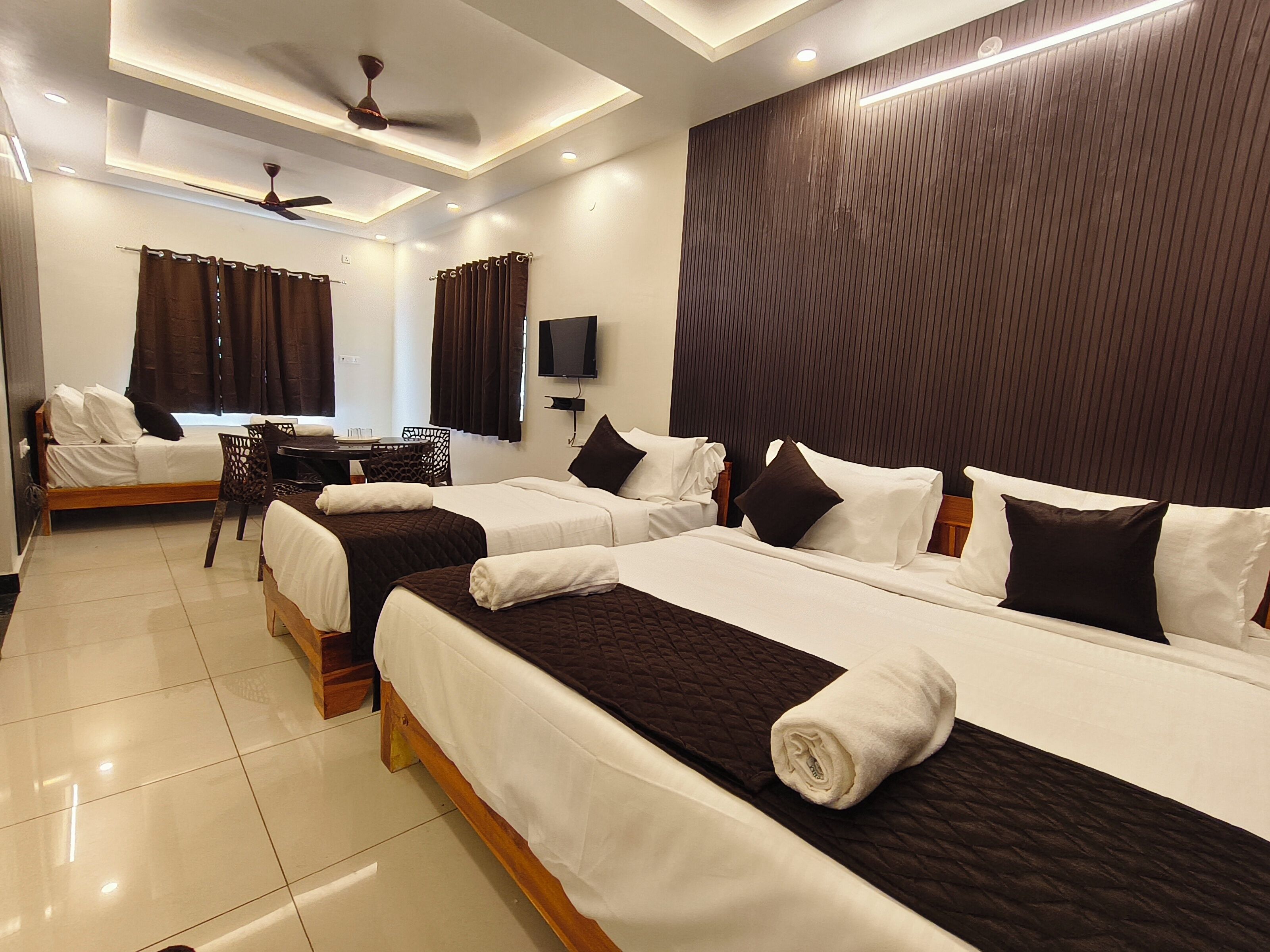 Deluxe Room | Egyptian cotton sheets, premium bedding