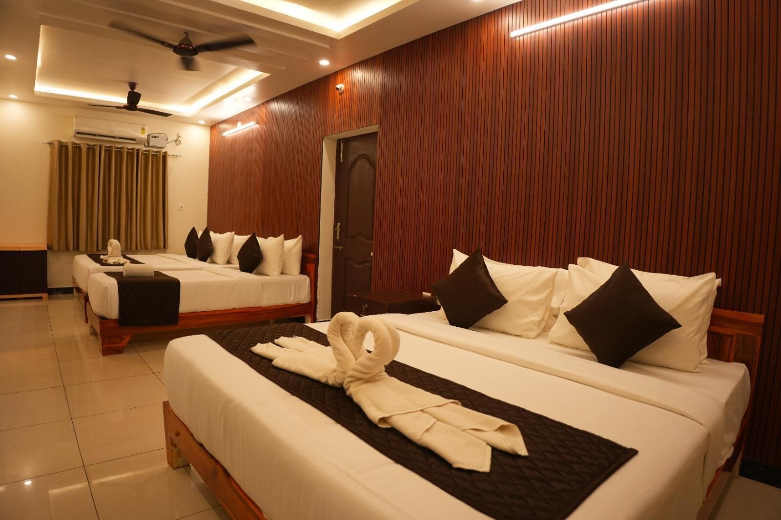 Deluxe Room | Egyptian cotton sheets, premium bedding