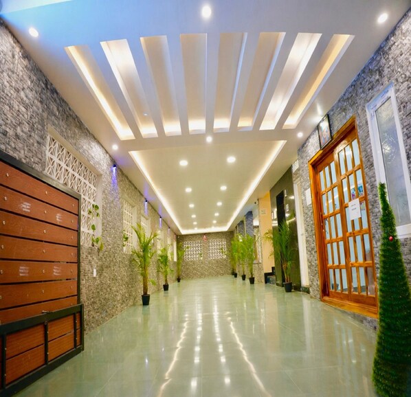 Exterior - Le Avirah (Vanur)