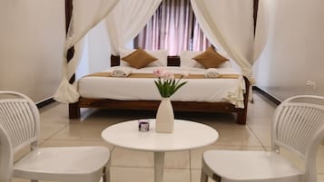 Honeymoon Room | Egyptian cotton sheets, premium bedding