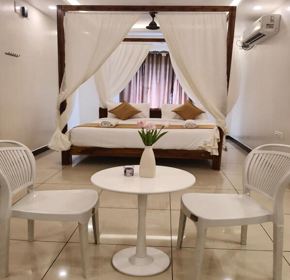 Honeymoon Room