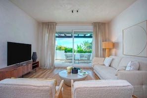 Front of property - Exclusive Loft With Private Terrace in Marbella. Incosol II (Marbella)