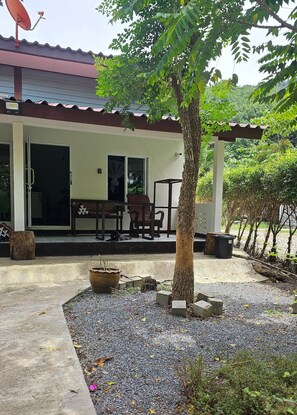 Room, 1 Bedroom, Garden View | Outdoor dining - Room-cozy Apartment Kitchen 1 (Ko Lanta)