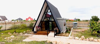 Eco-Friendly A-Frame Cabin 10min / Nungwi Beach