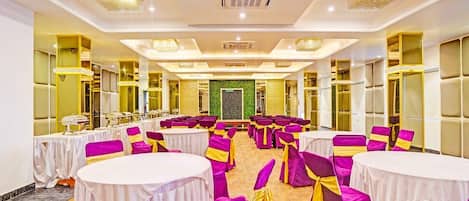 House | Banquet hall