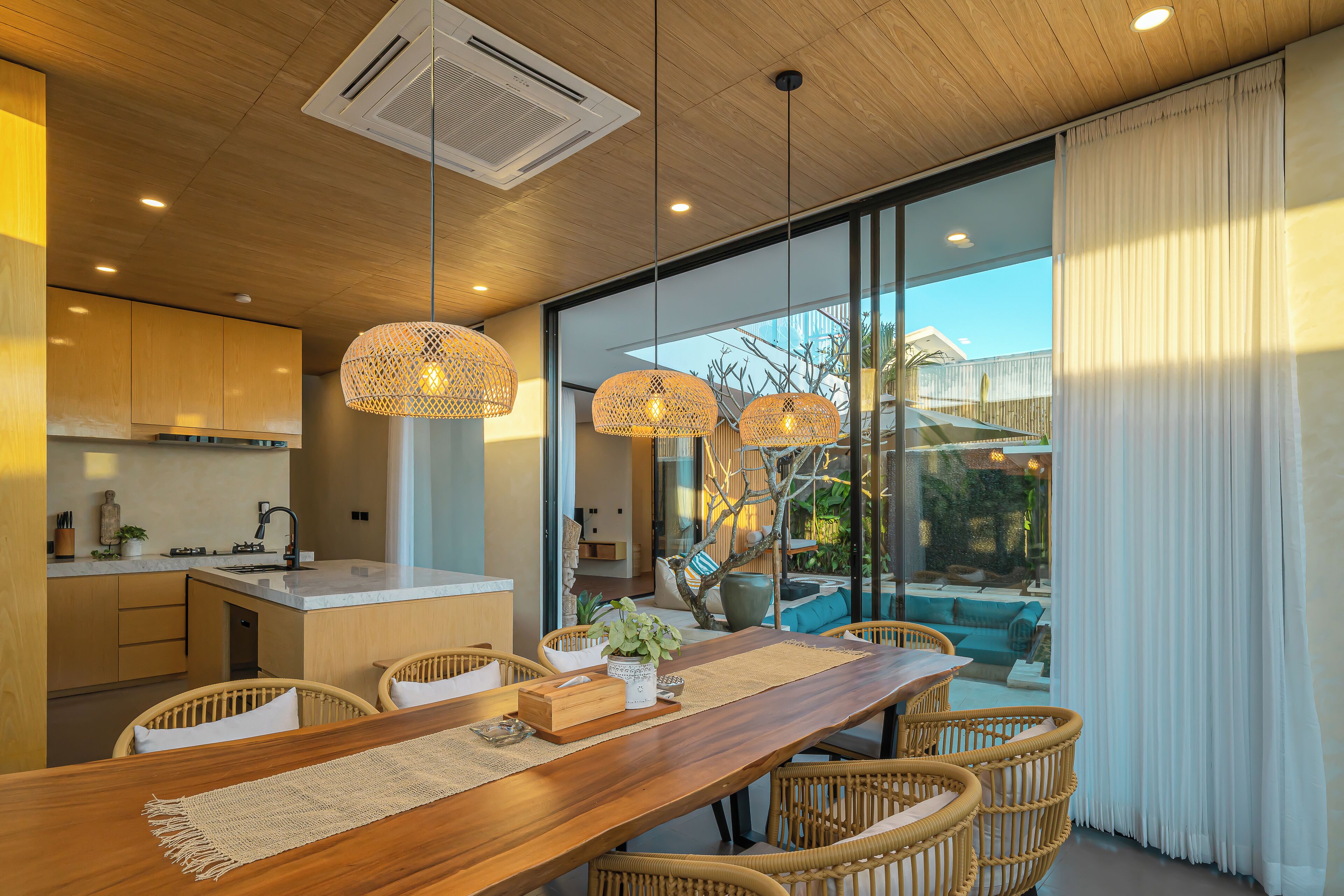 Family Villa, Pool View | Dining room